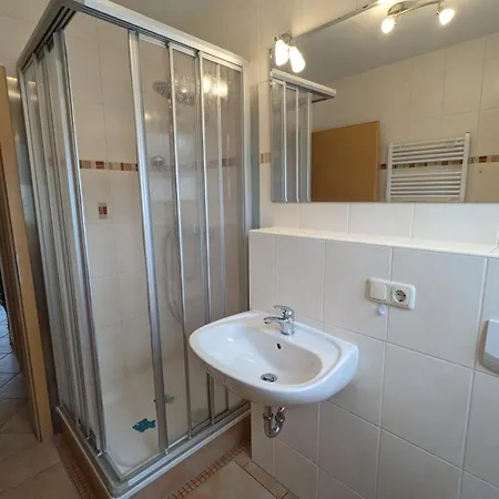 Up Reede * Вустров